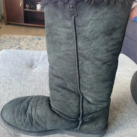 UGG Australia Triple Bailey Button Tall Sheepskin Boots Women size 8 Black - Picture 4 of 10